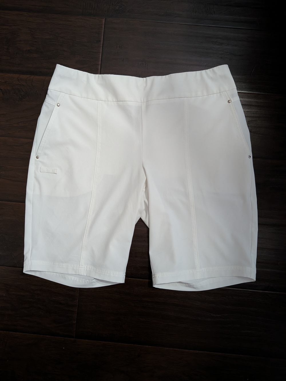Zenergy Golf By Chico's Women’s White Performance Golf Shorts